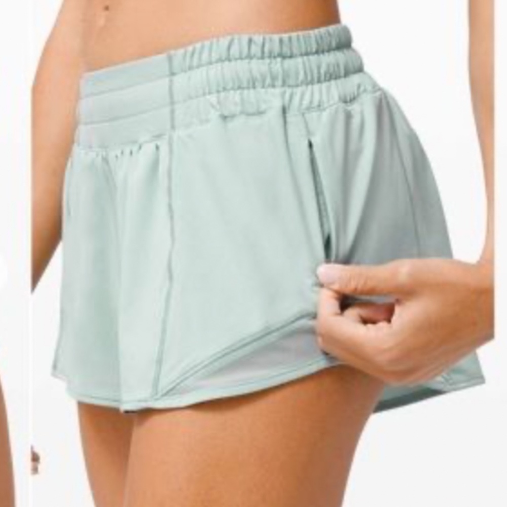 Lulu lemon hotty hot 2" shorts